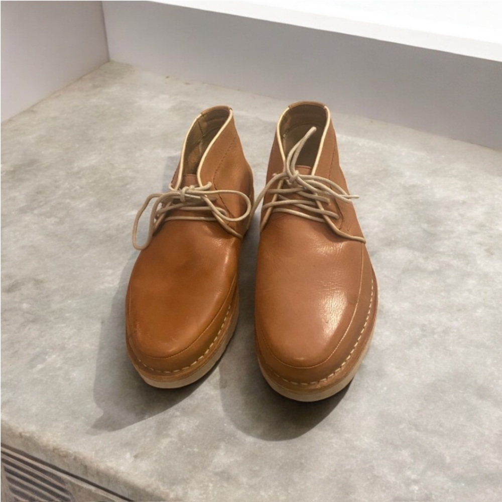 Great looking pair of men’s boots. Only worn a few times. Size 8
